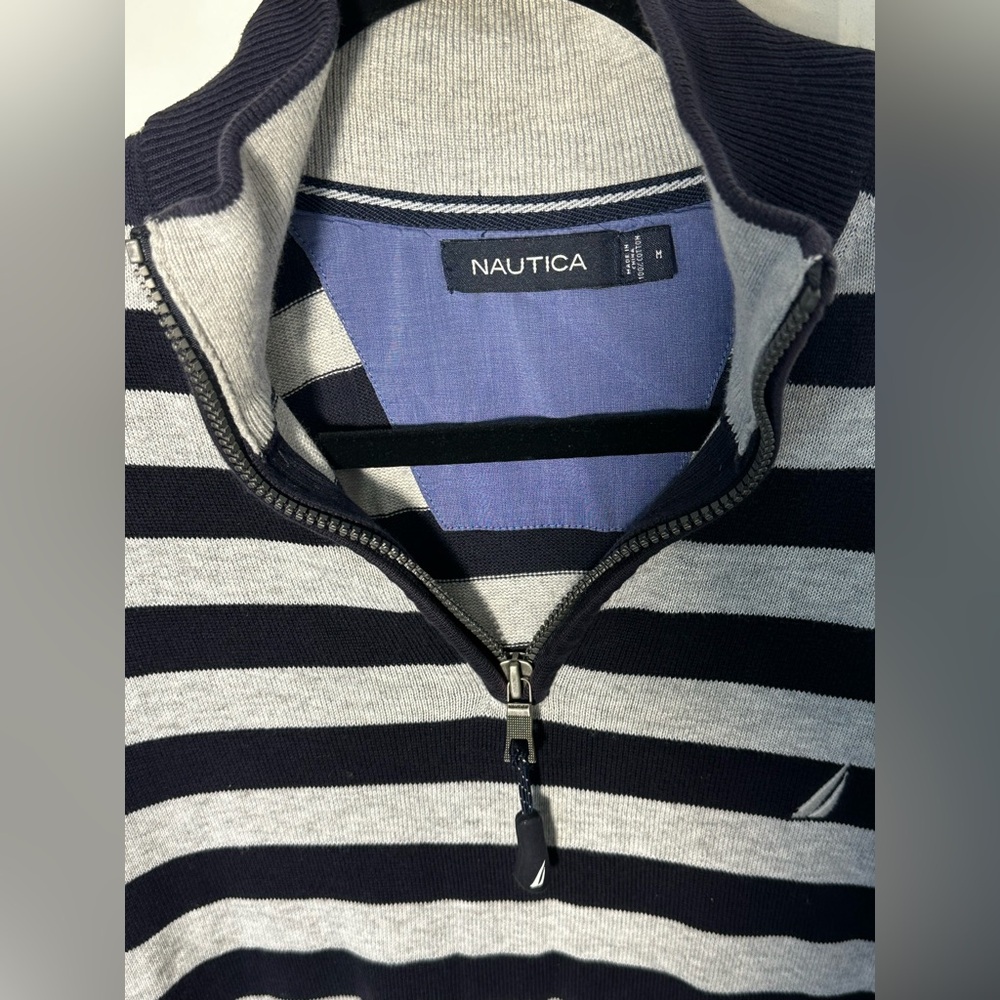 Nautica Men’s Navy and Gray Striped Quarter Zip Sweater Size Medium